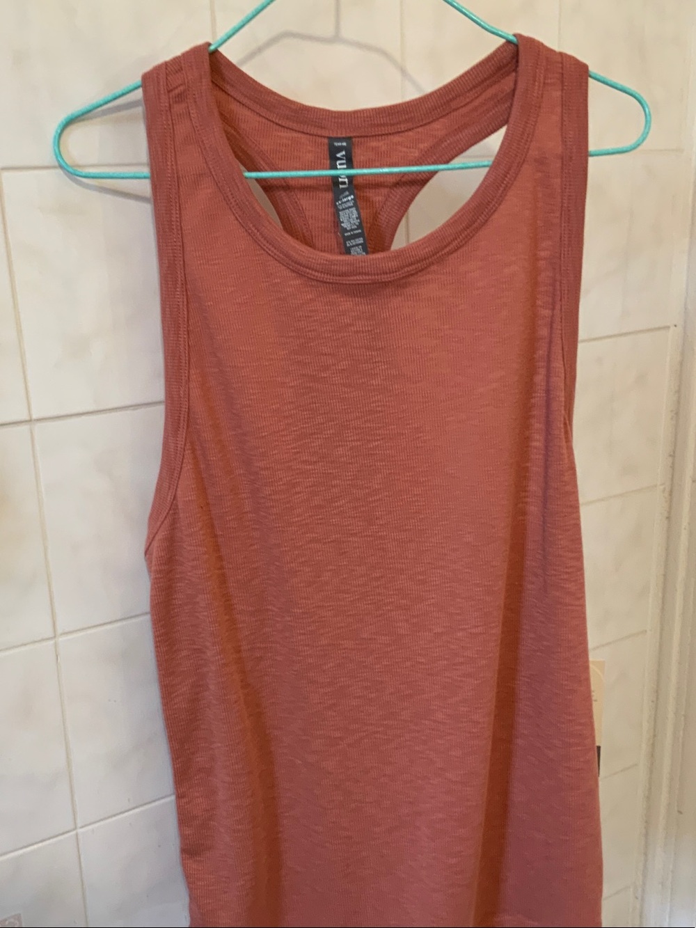 NWT Vuori Women’s racerback Tank Top in size xxl